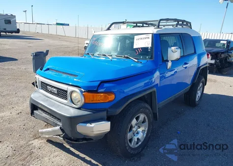 2007 Toyota Fj Cruiser z USA, uszkodzony, nr VIN JTEBU11F470020036